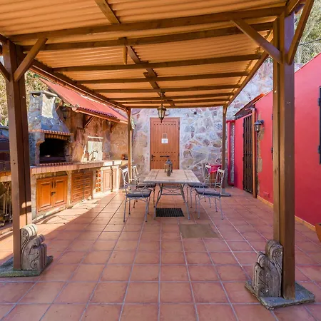 Holiday home Sombra Del Laurel