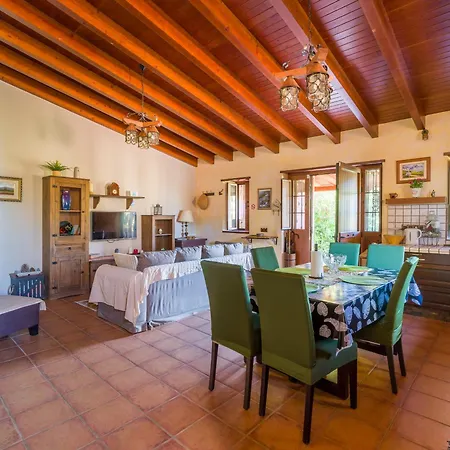 Sombra Del Laurel Holiday home Valleseco